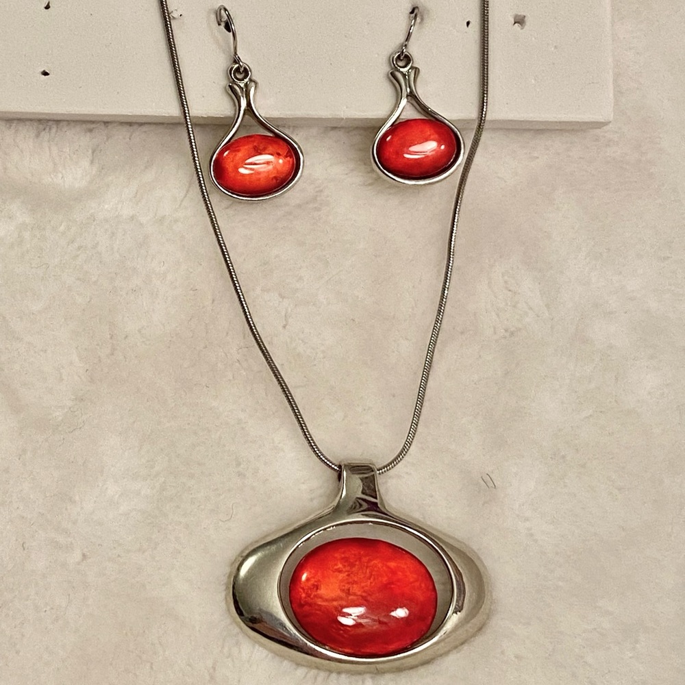 Silver necklace and earrings set